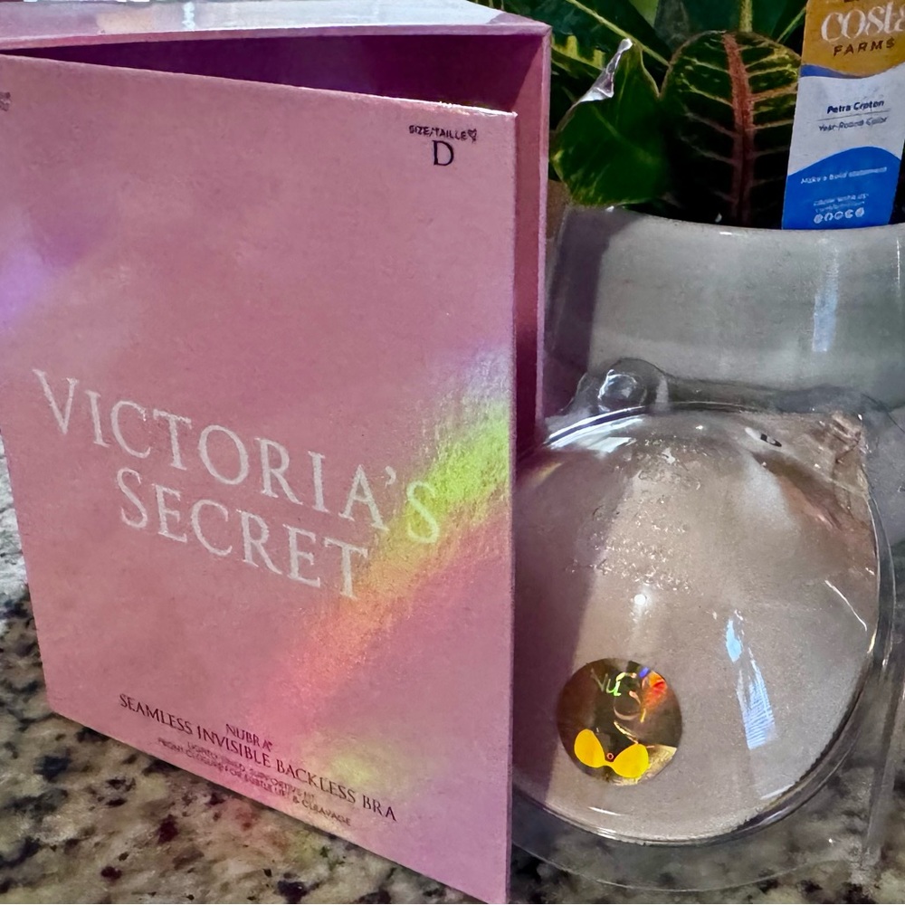 🔥Victoria's Secret Nude Seamless Invisible Backless Bra 🔥🫣 SIZE D